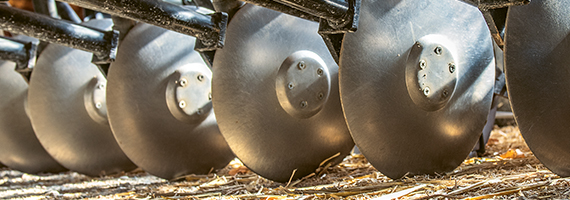 Wallierhof Lehrstellen Eine landwirtschaftliche Maschine aus der Nähe.